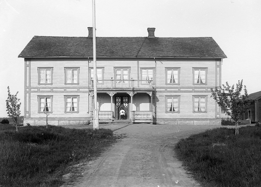 Ägarna till Frykerud Herrgård har anlitat Värmlandsantikvarien för att forska om gårdens historia.